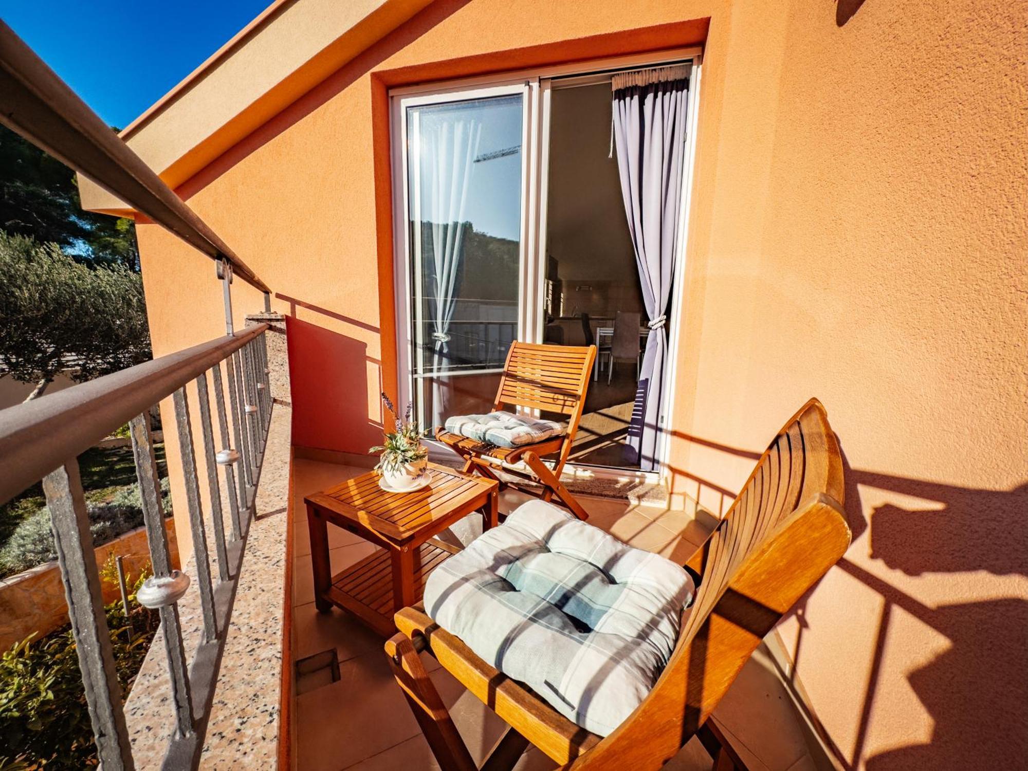 Regina Del Mare Apartment Slatine Exterior photo
