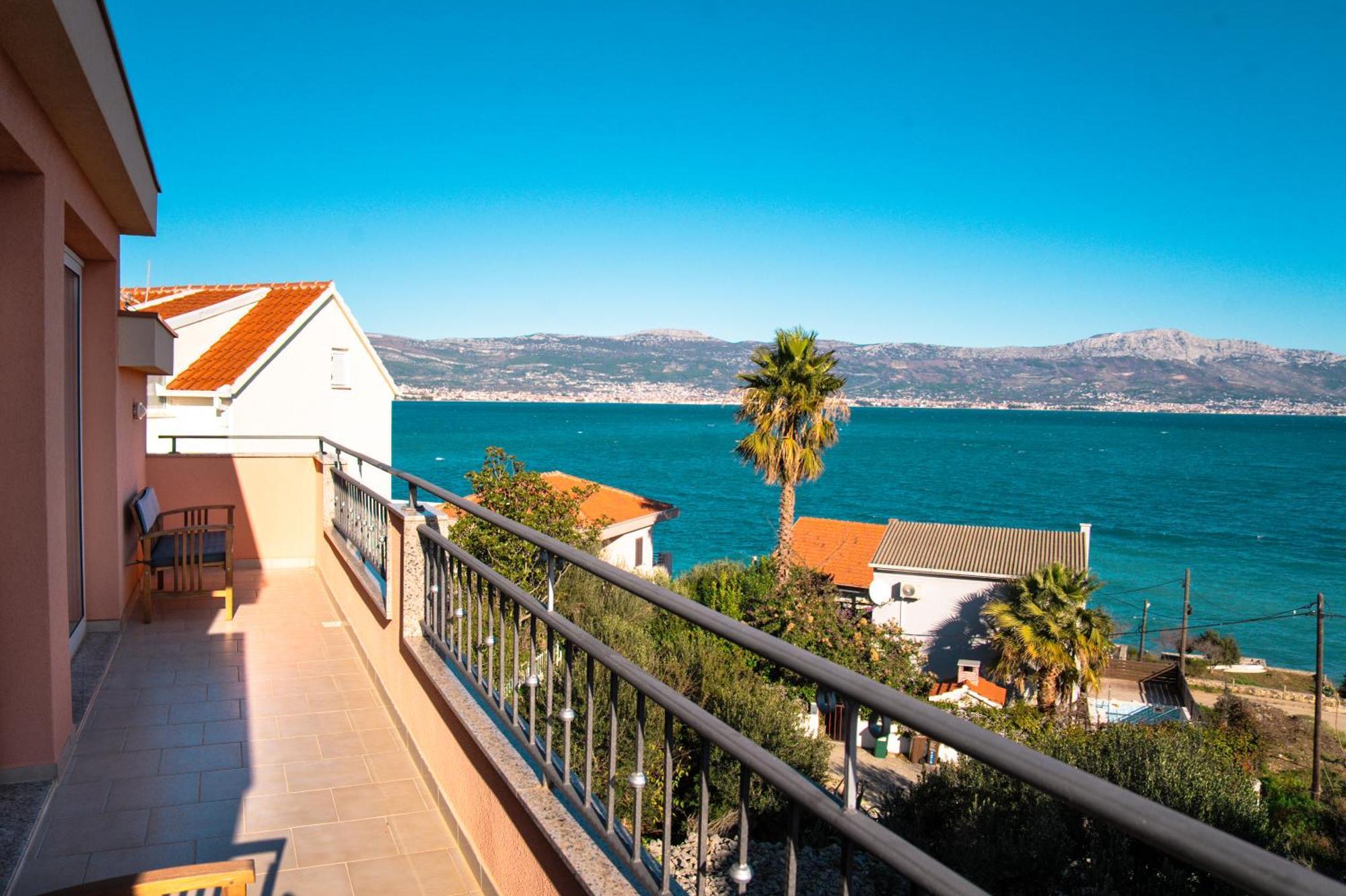 Regina Del Mare Apartment Slatine Exterior photo