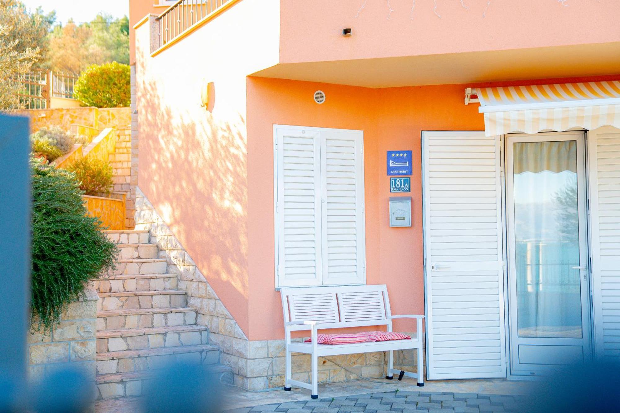 Regina Del Mare Apartment Slatine Exterior photo